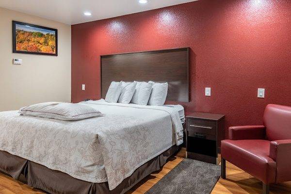 Red Roof PLUS+ Fort Worth - Burleson