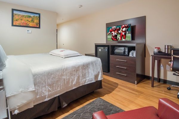 Red Roof PLUS+ Fort Worth - Burleson