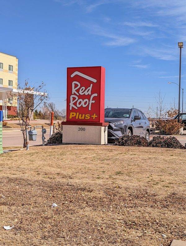 Red Roof PLUS+ Fort Worth - Burleson